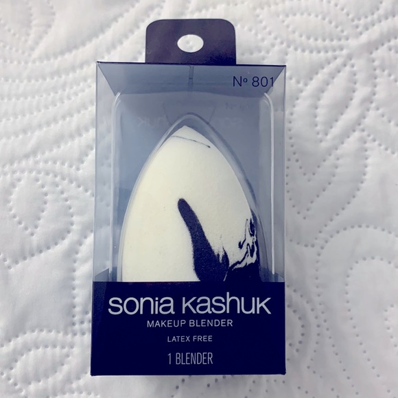 Sonia Kashuk Makeup Blender - Picture 5 of 8